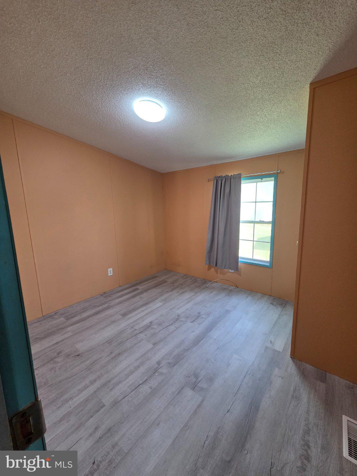 MIDLAND PARK - Residential