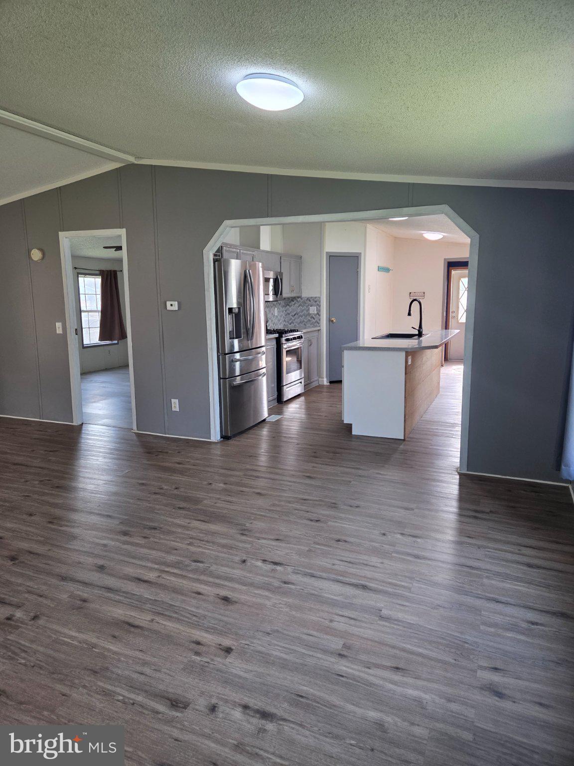 MIDLAND PARK - Residential