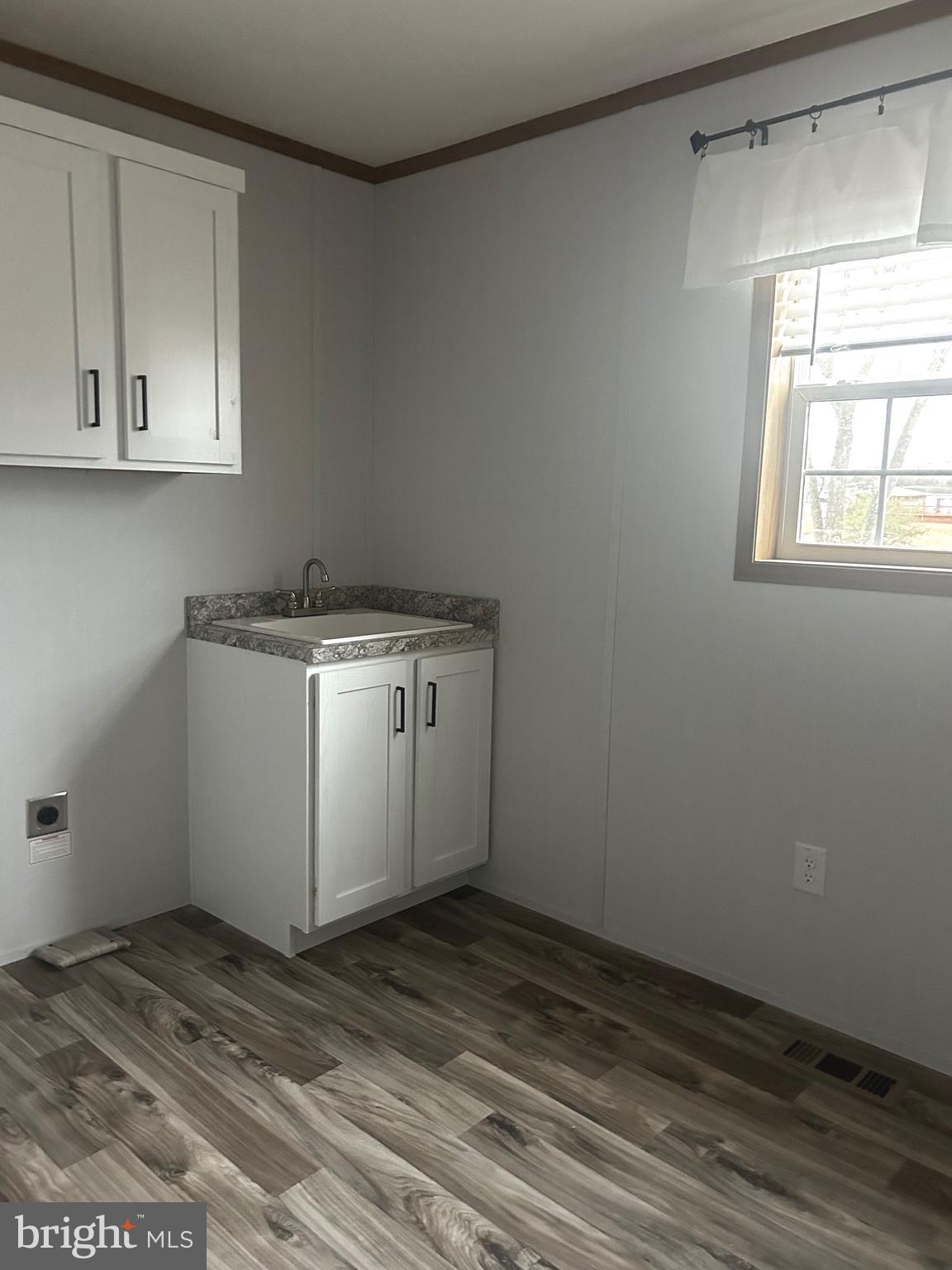 MIDDLE CREEK VILLAGE - Residential