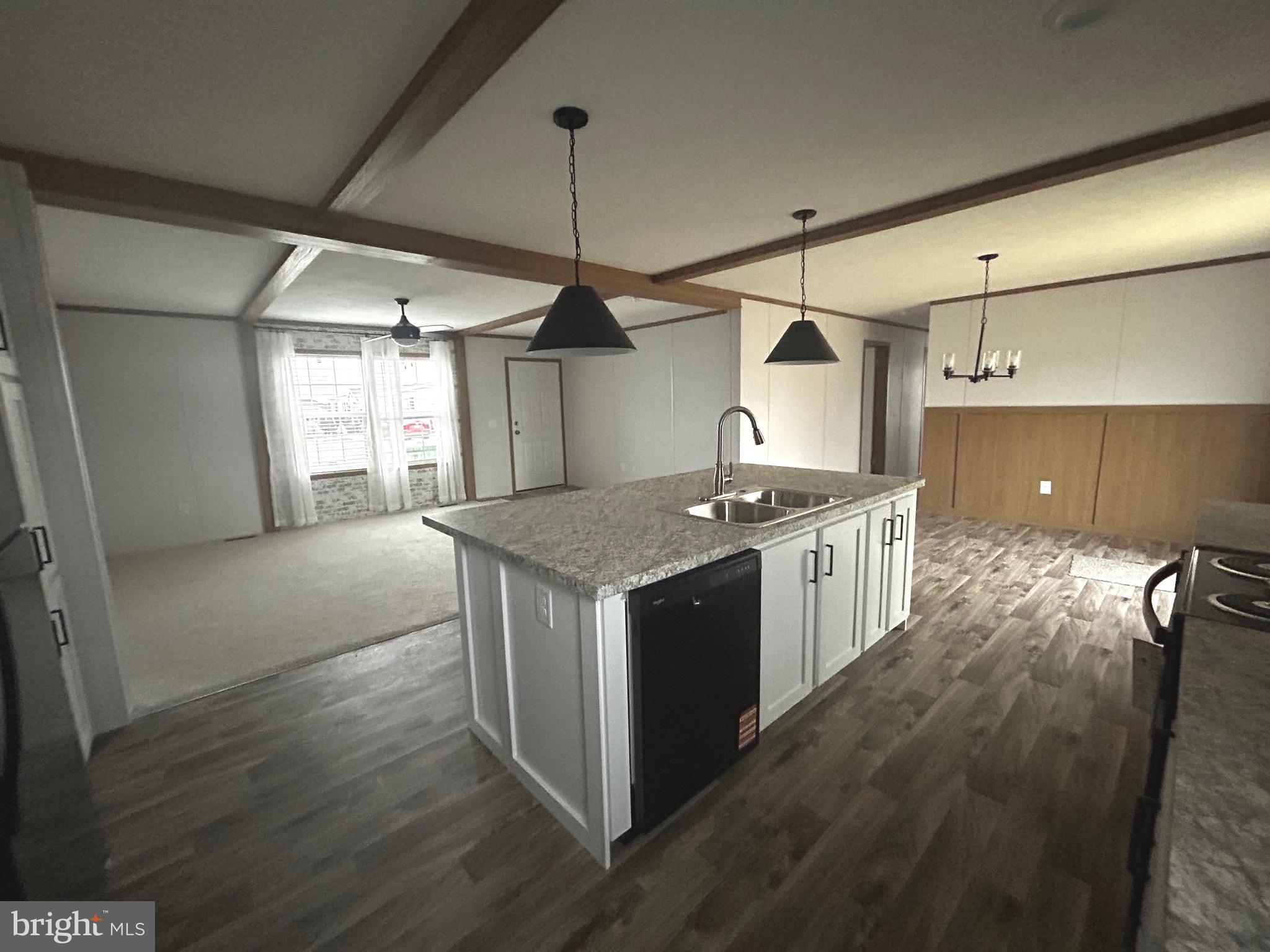 MIDDLE CREEK VILLAGE - Residential