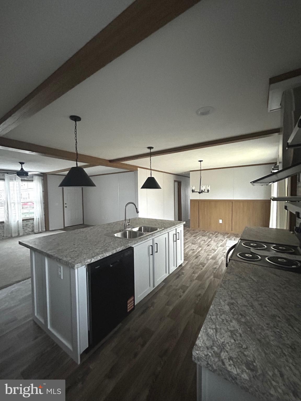 MIDDLE CREEK VILLAGE - Residential