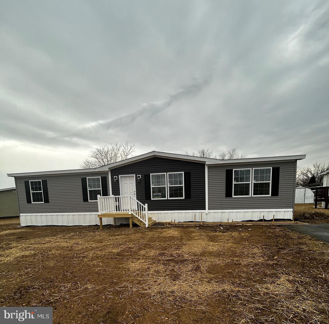 MIDDLE CREEK VILLAGE - Residential