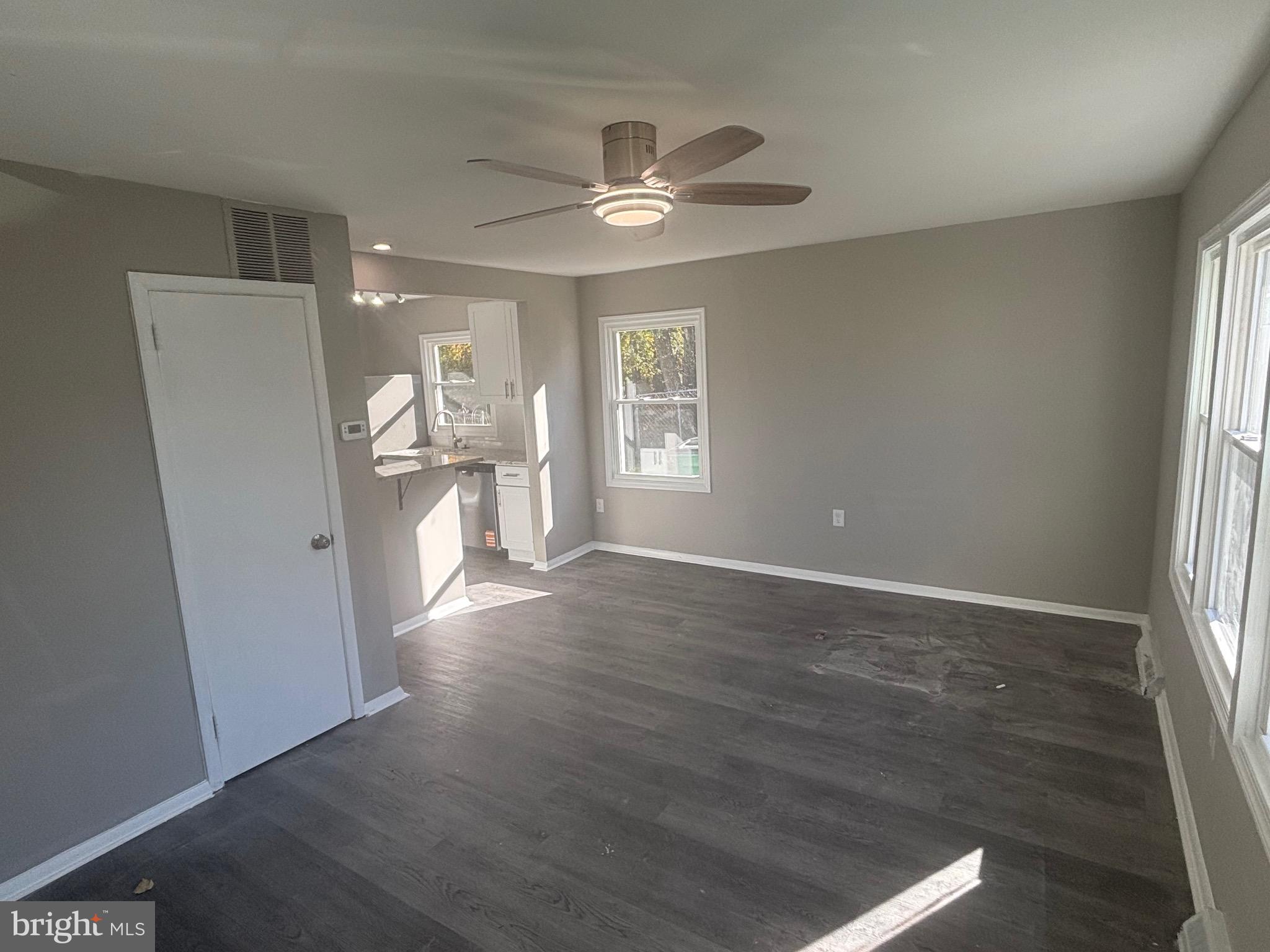 BONNIE BRAE MANOR - Residential