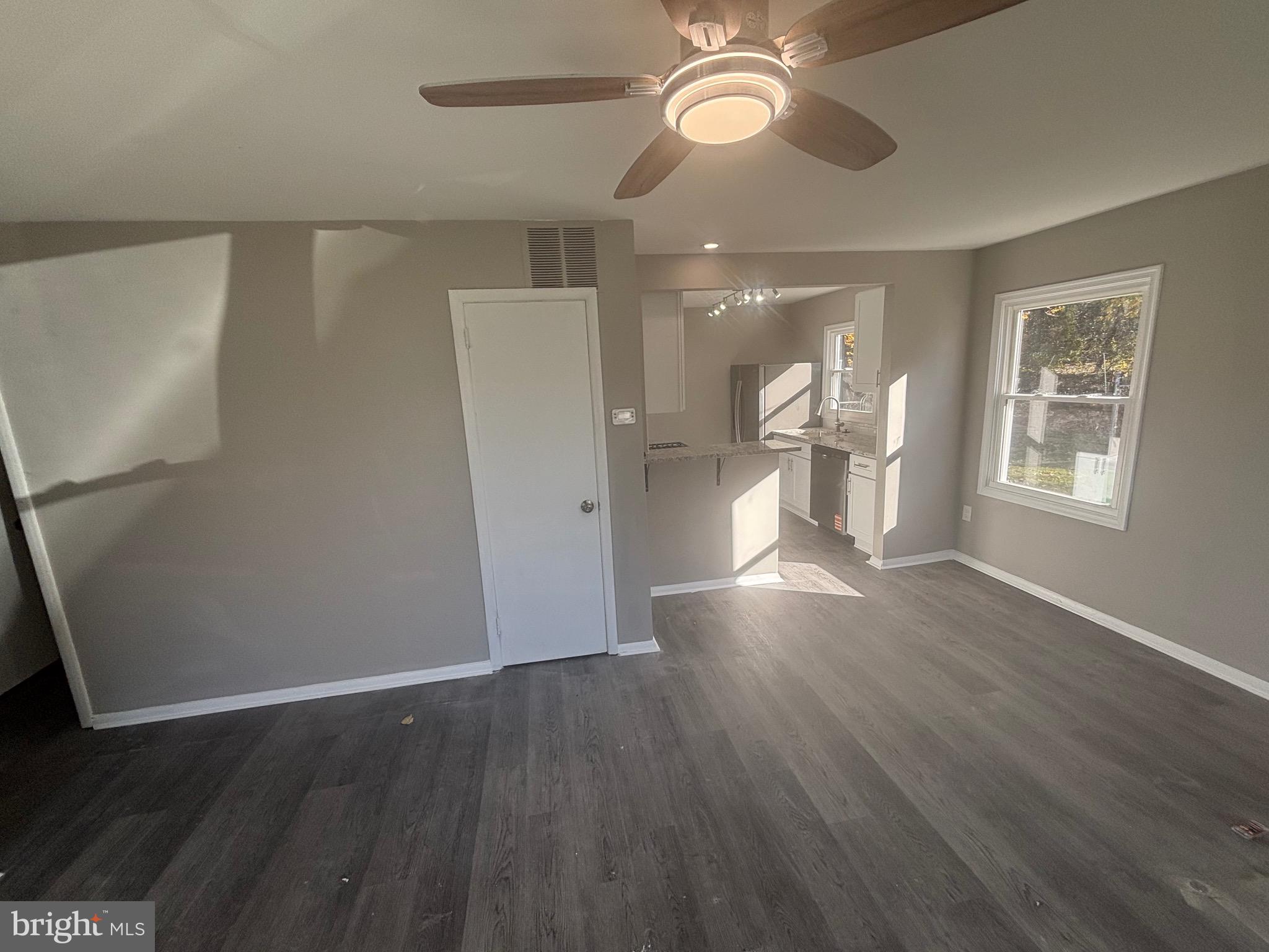 BONNIE BRAE MANOR - Residential