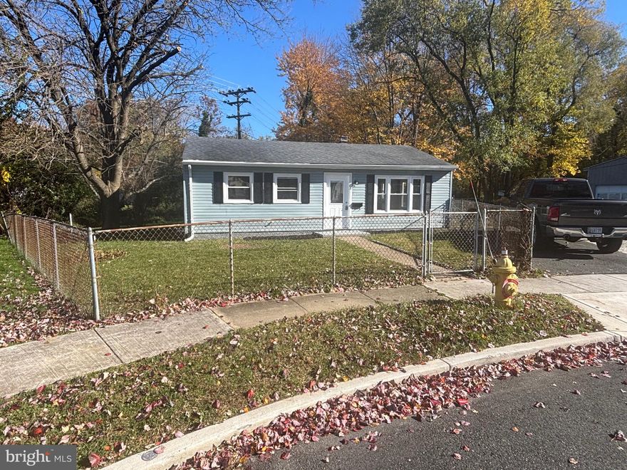 ✨ Completely Updated 3-Bedroom Home on a Quiet Cul-de-Sac! ✨
This charming 3-bedroom, 1-bath home offers modern comfort and style throughout. Enjoy brand new windows, gutters, and luxury vinyl plank flooring that flows seamlessly from room to room. The stunning kitchen features solid wood, soft-close cabinetry, high-end granite countertops, a breakfast bar, and stainless steel appliances. The beautifully finished bathroom includes elegant ceramic tile wainscoting and all-new fixtures. Step outside to a large fenced yard—perfect for outdoor gatherings and pets—plus off-street parking with a 1+ car driveway. With a new A/C condenser and peaceful cul-de-sac location, this home is move-in ready and waiting for you!