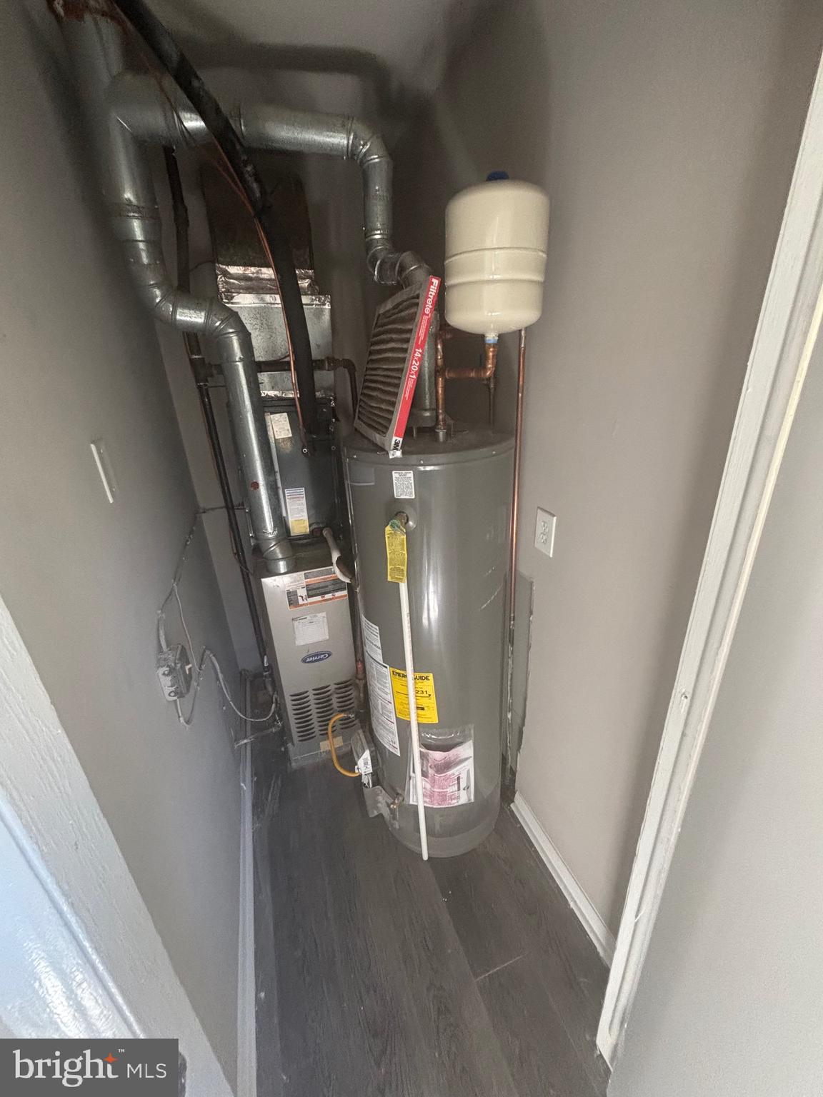 BONNIE BRAE MANOR - Residential