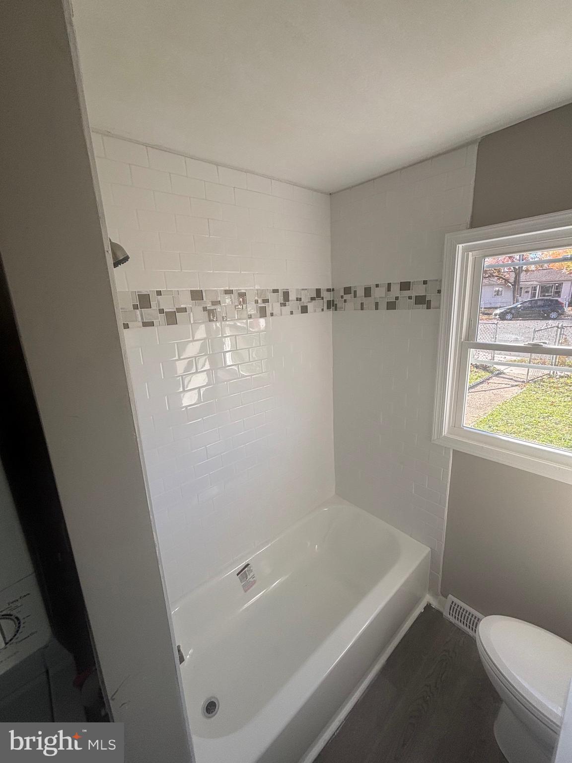 BONNIE BRAE MANOR - Residential