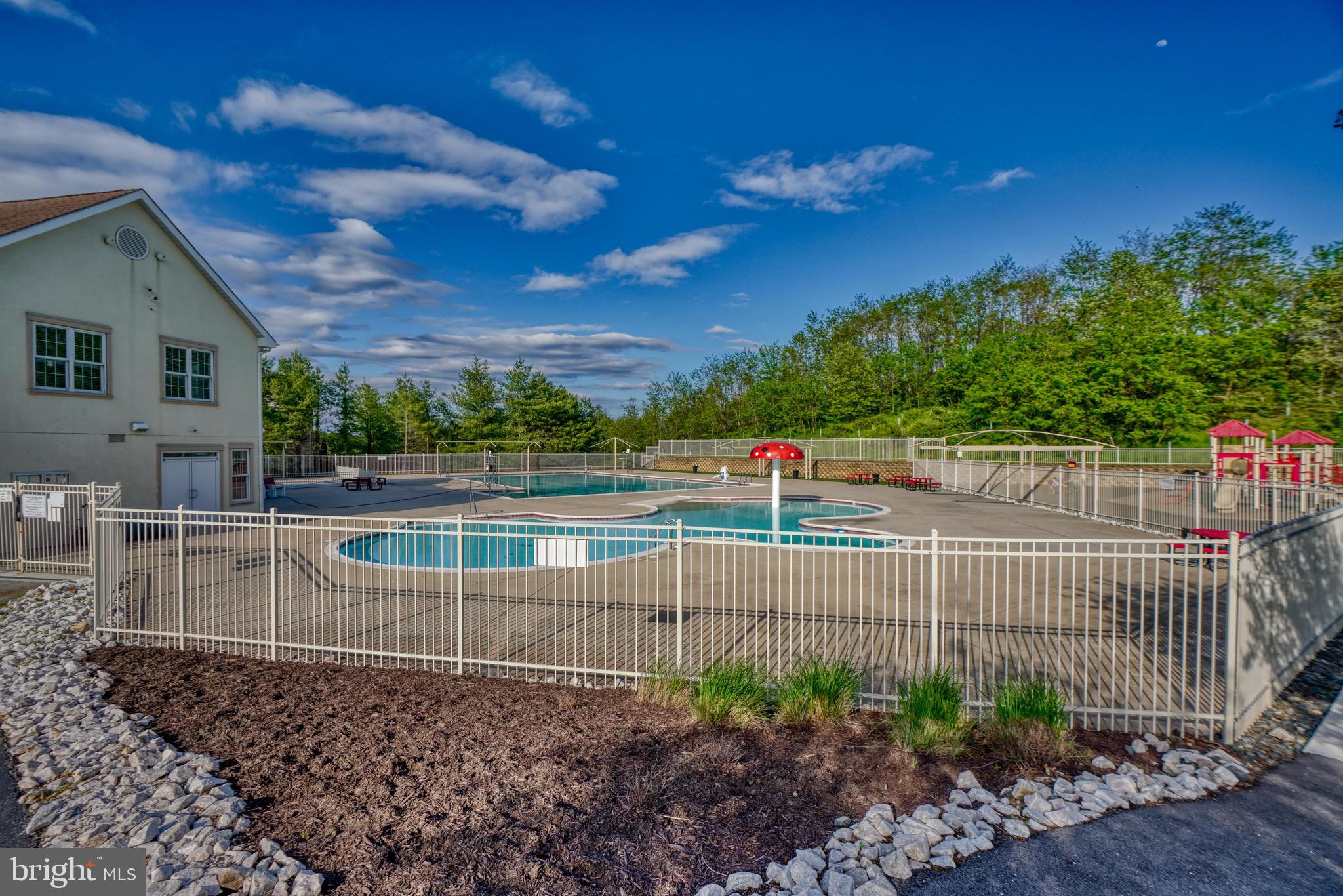 TAYLOR VILLAGE - Residential