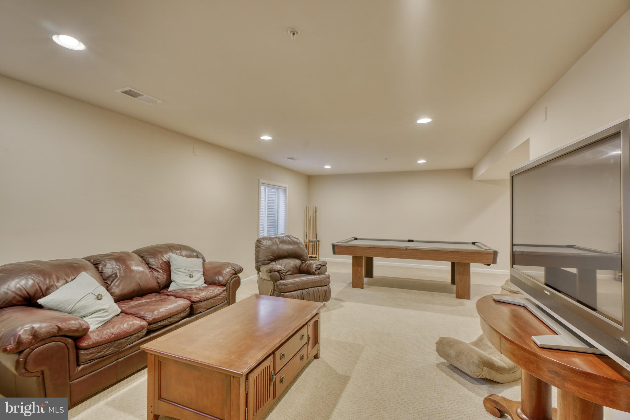 TAYLOR VILLAGE - Residential