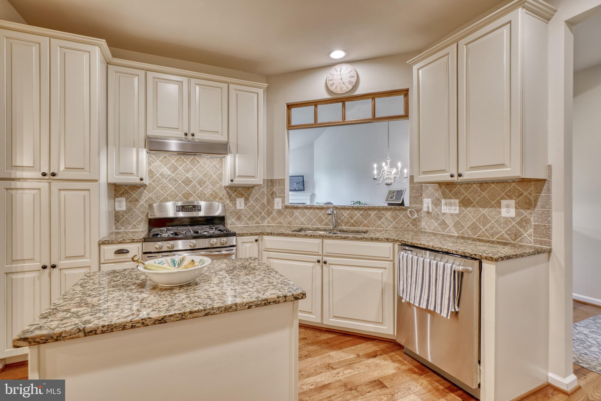 TAYLOR VILLAGE - Residential