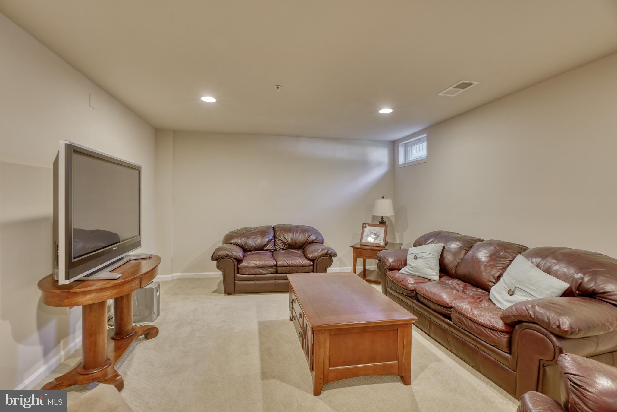 TAYLOR VILLAGE - Residential