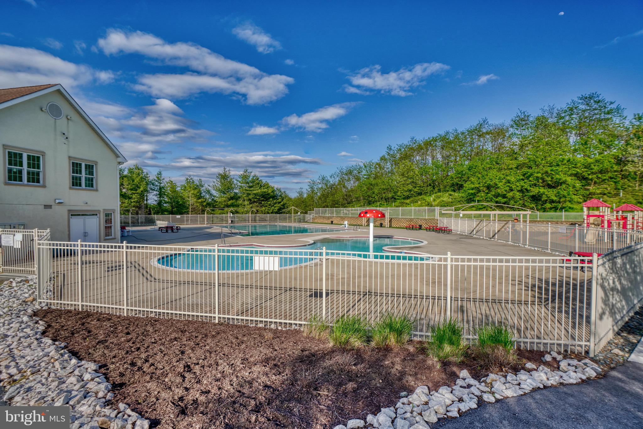 TAYLOR VILLAGE - Residential