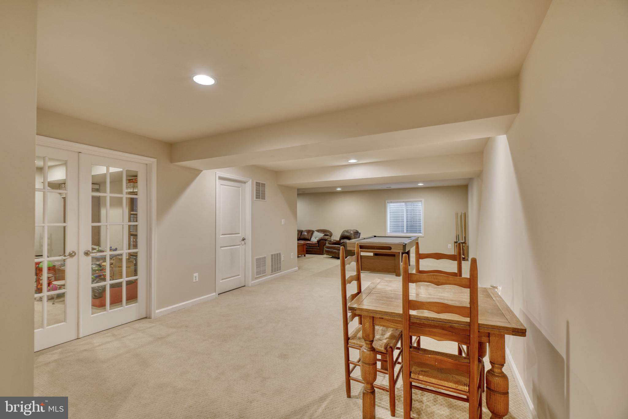 TAYLOR VILLAGE - Residential