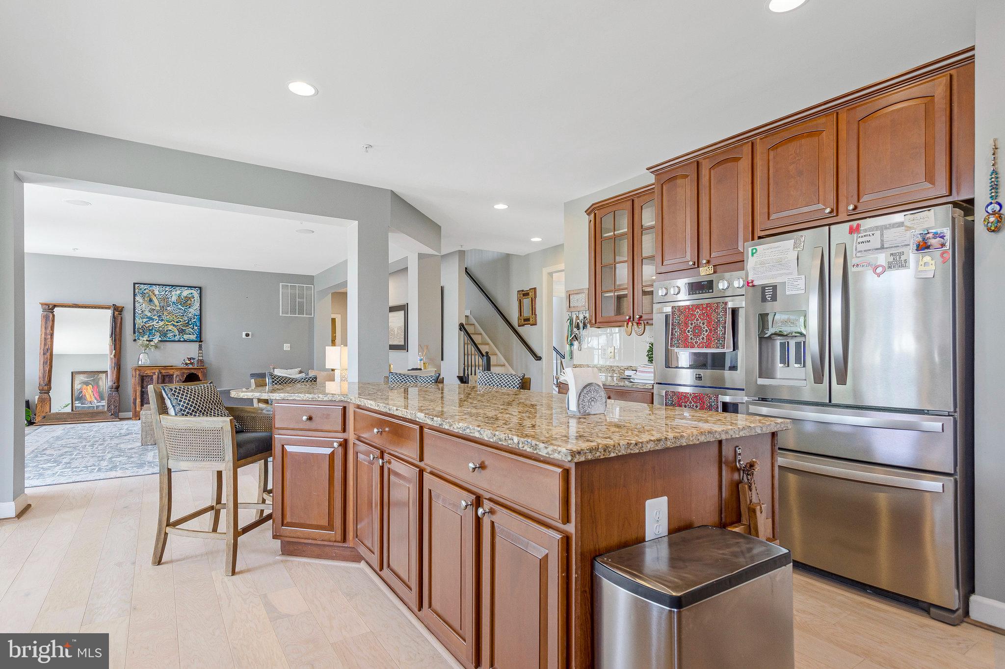 3806 DUNHILL COURT