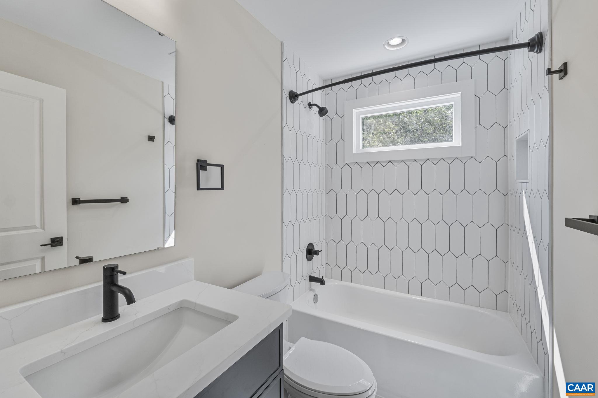 LAKE MONTICELLO - Residential