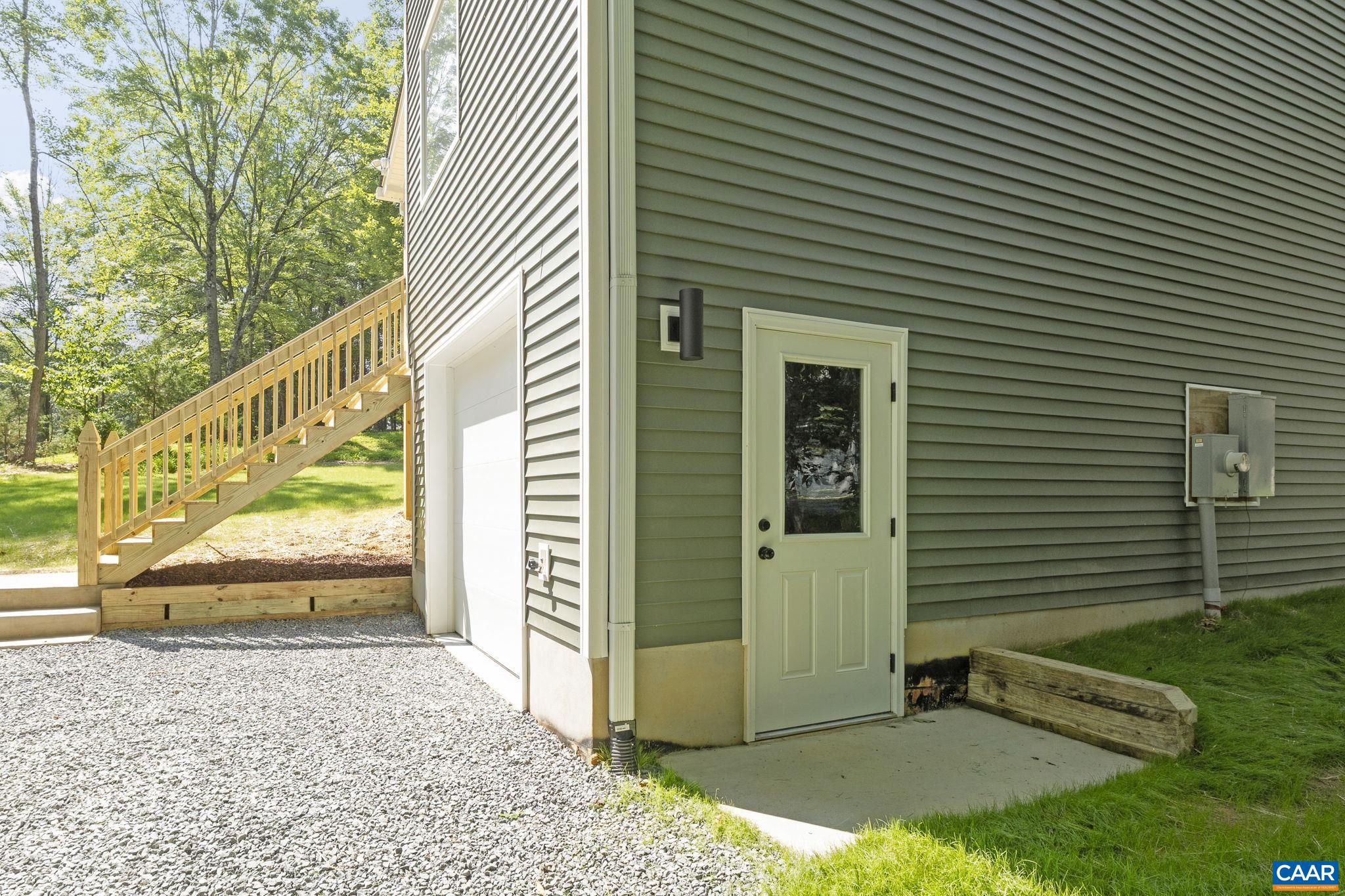 LAKE MONTICELLO - Residential