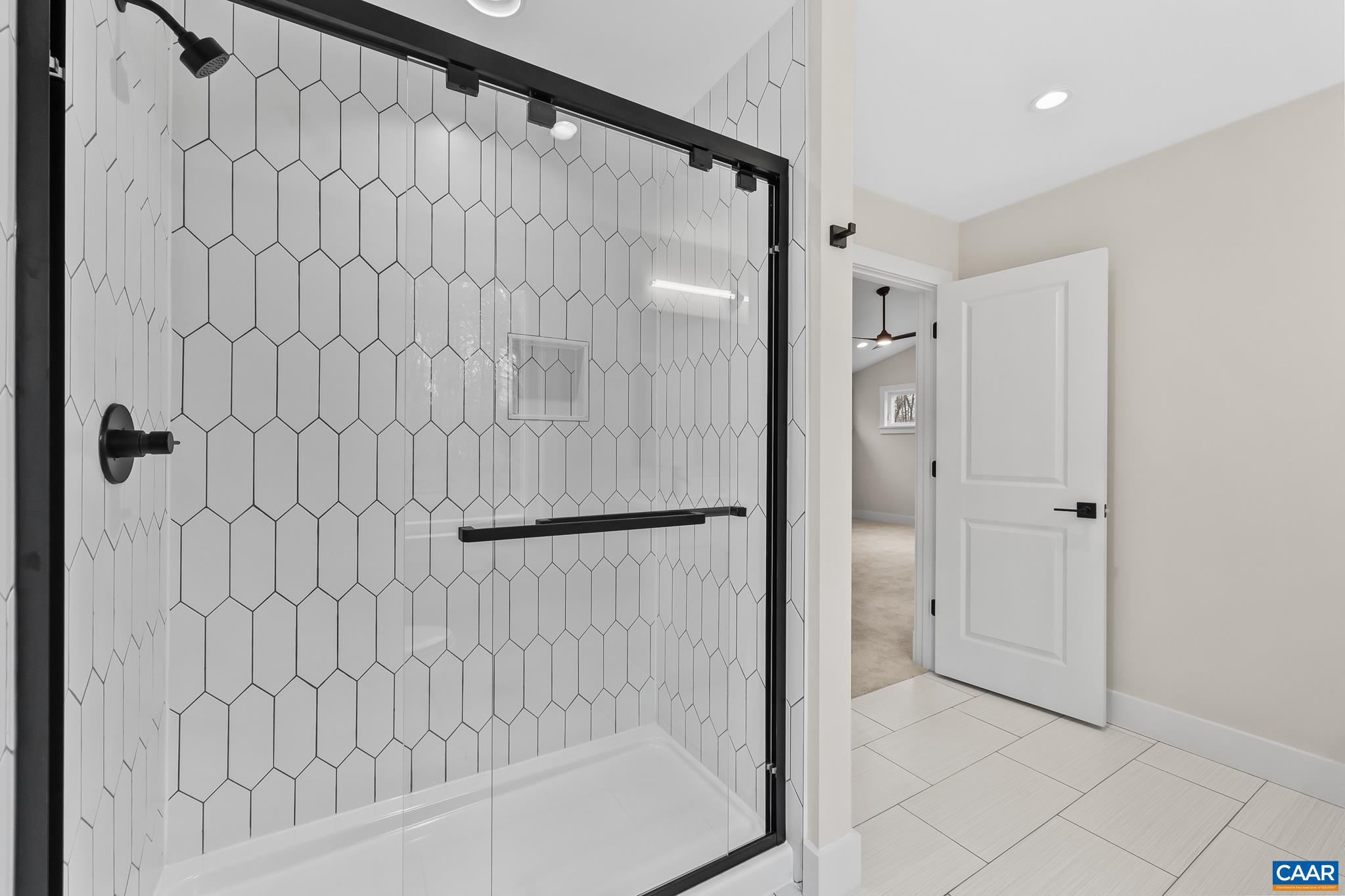 LAKE MONTICELLO - Residential