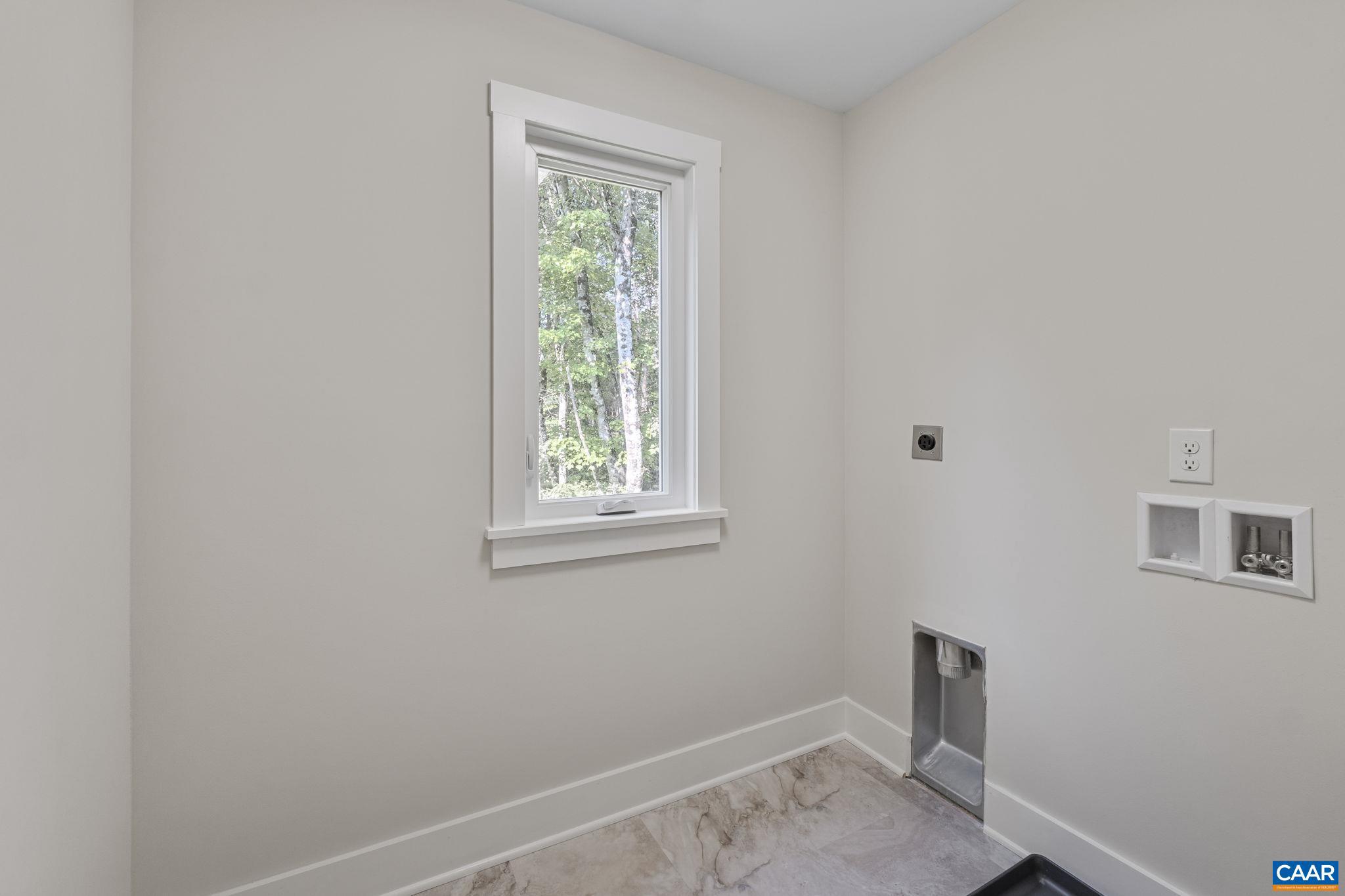 LAKE MONTICELLO - Residential