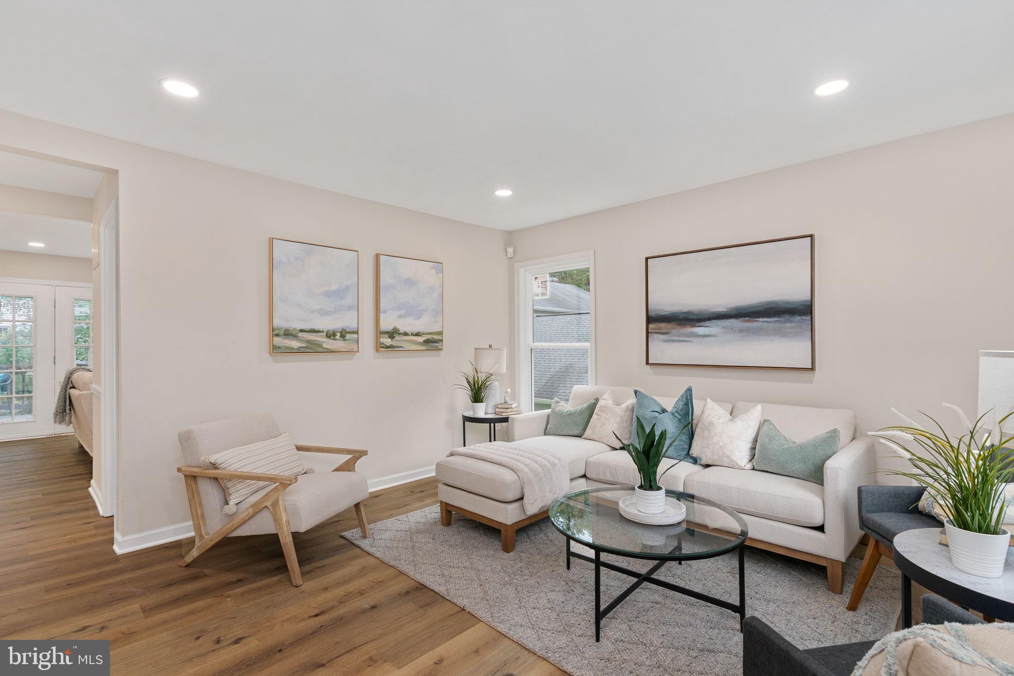 4749 SHADOW OAK COURT