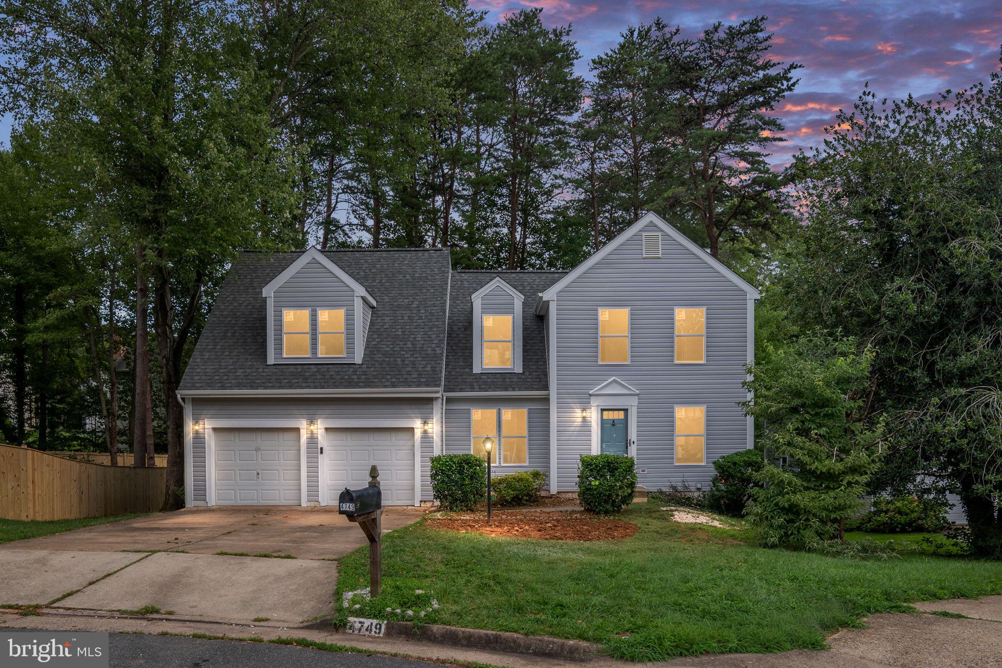 4749 SHADOW OAK COURT
