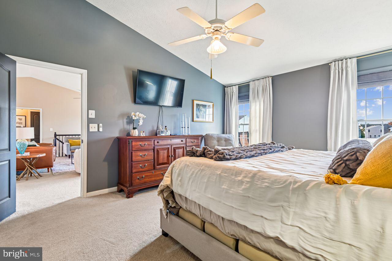 FOREST LAKES - Residential