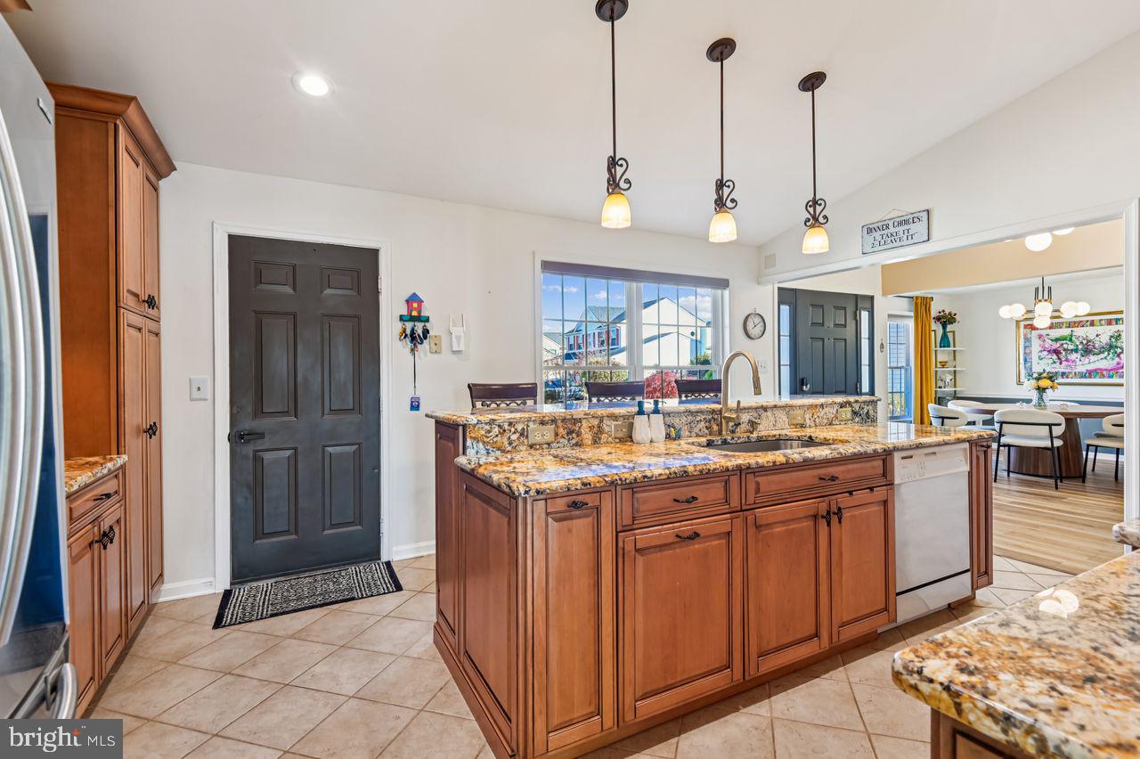 FOREST LAKES - Residential