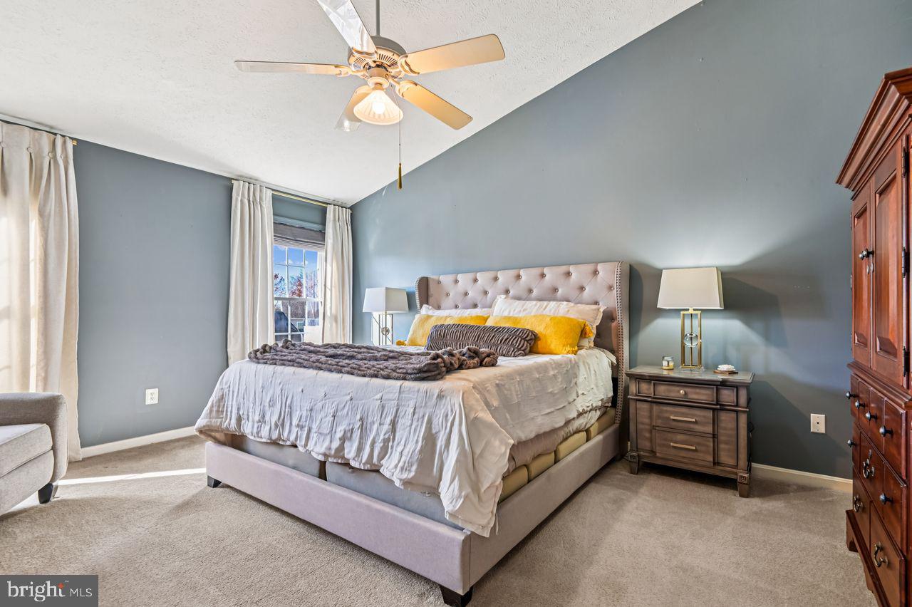 FOREST LAKES - Residential