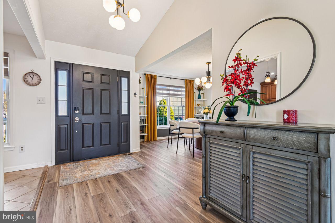 FOREST LAKES - Residential