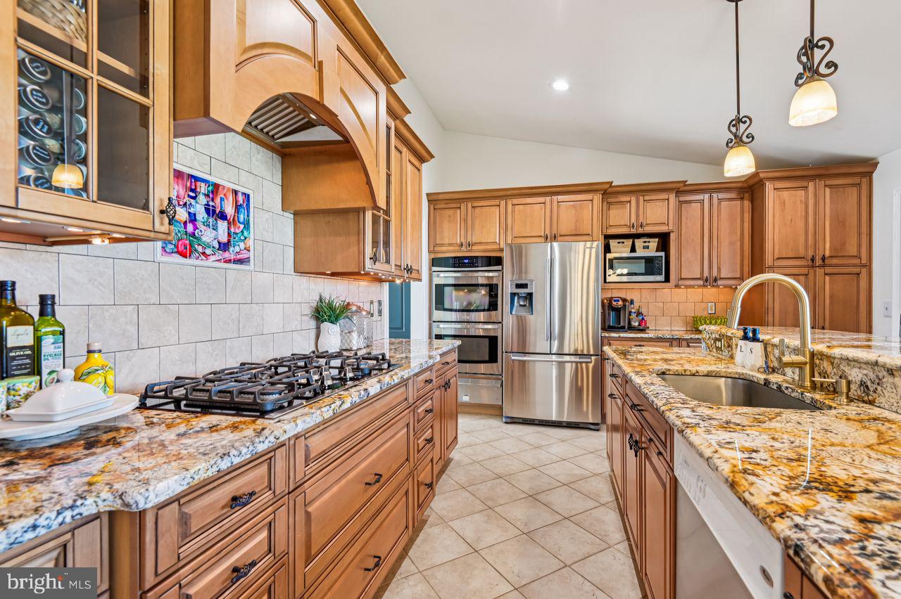 FOREST LAKES - Residential