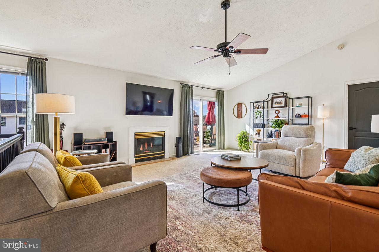 FOREST LAKES - Residential