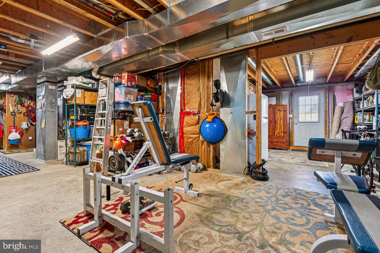 FOREST LAKES - Residential