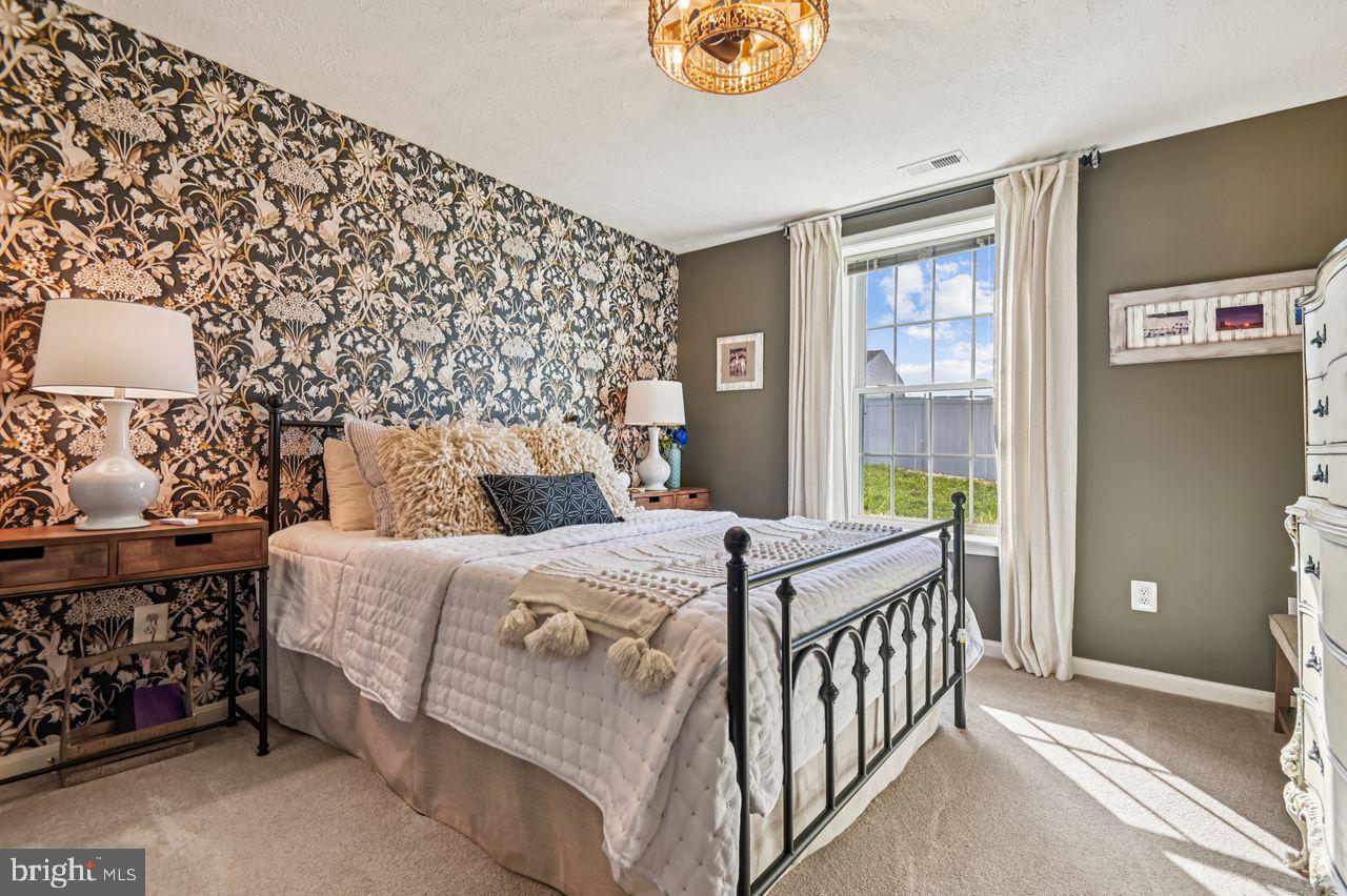 FOREST LAKES - Residential