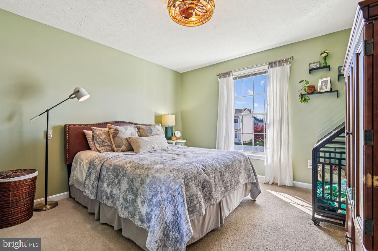 FOREST LAKES - Residential