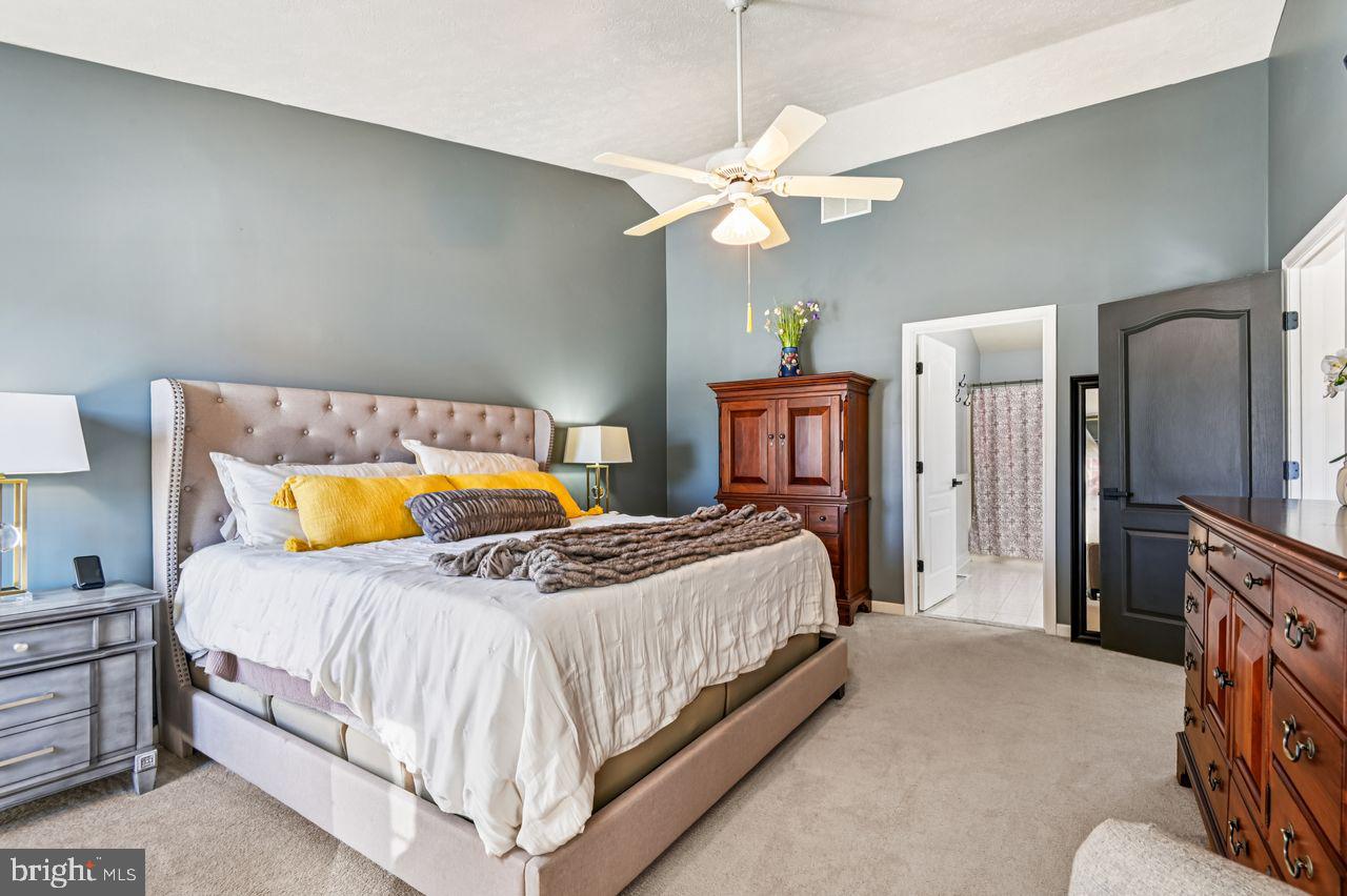 FOREST LAKES - Residential