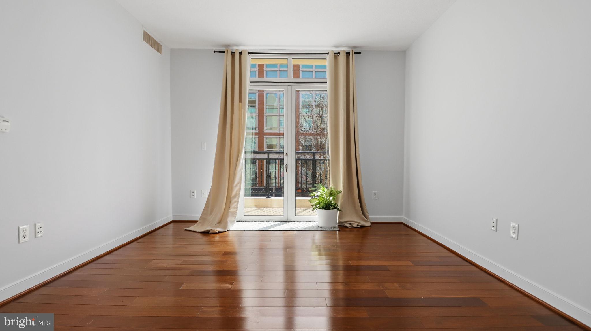 ONE NATIONAL HARBOR CONDOMINIUM - Residential