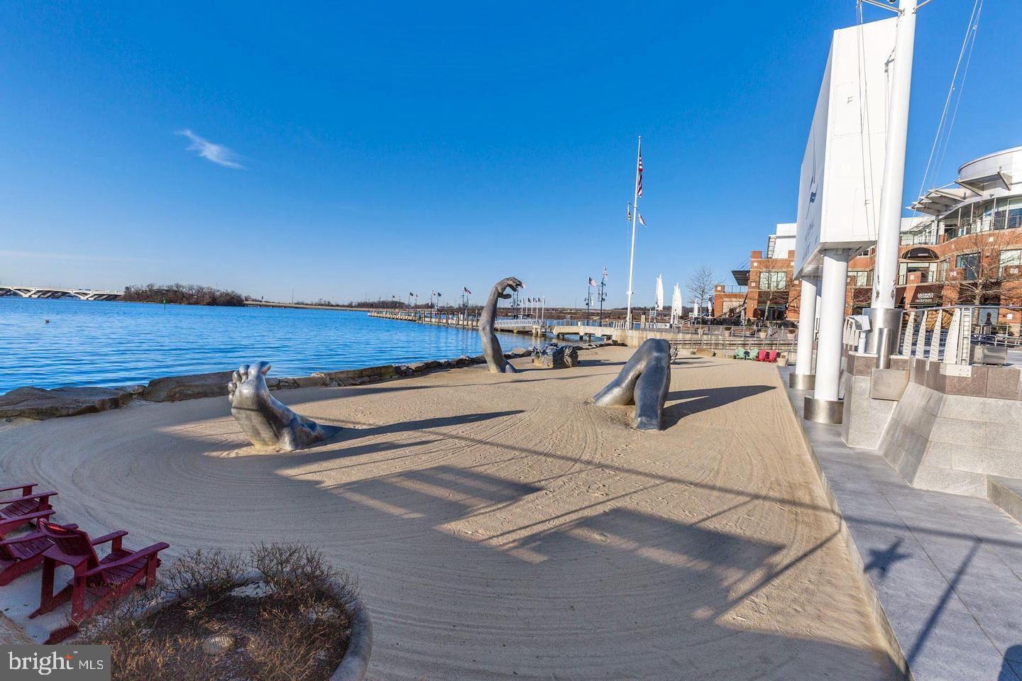 ONE NATIONAL HARBOR CONDOMINIUM - Residential