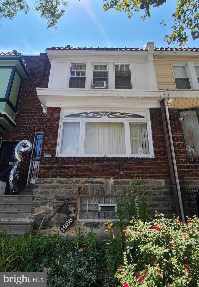 WEST OAK LANE - Residential