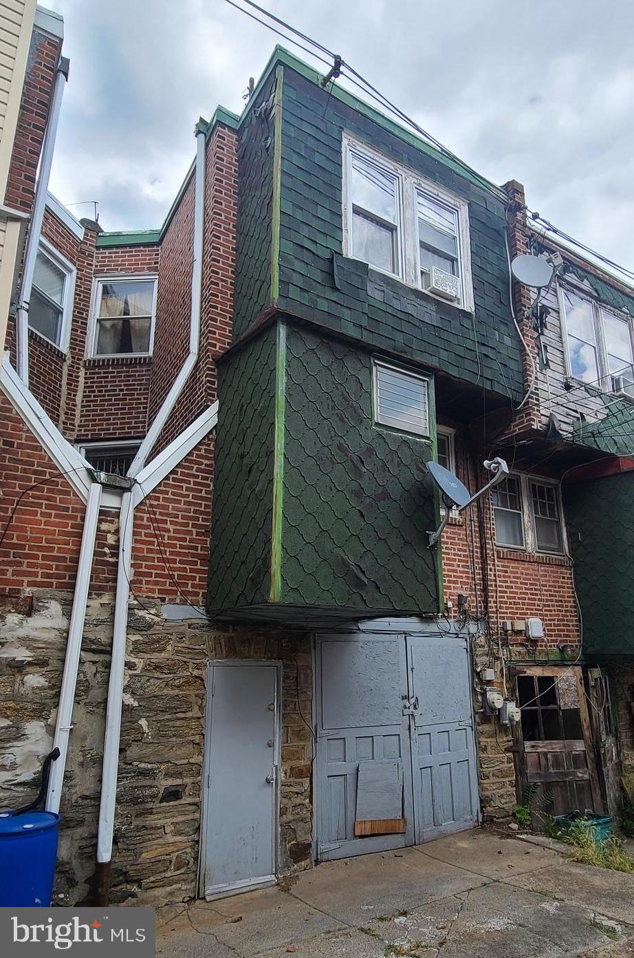 WEST OAK LANE - Residential