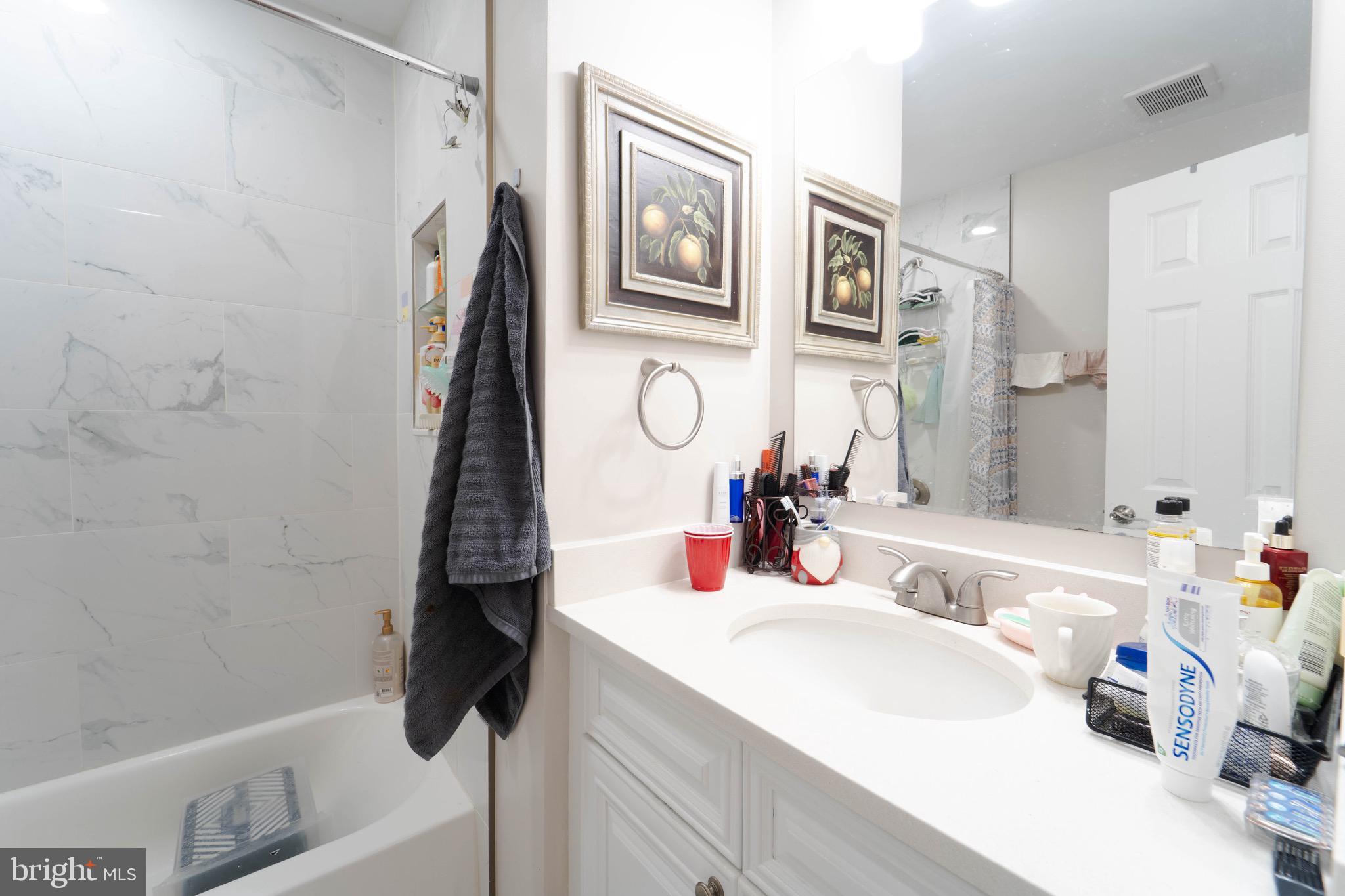 ROYAL COURT - Residential Lease