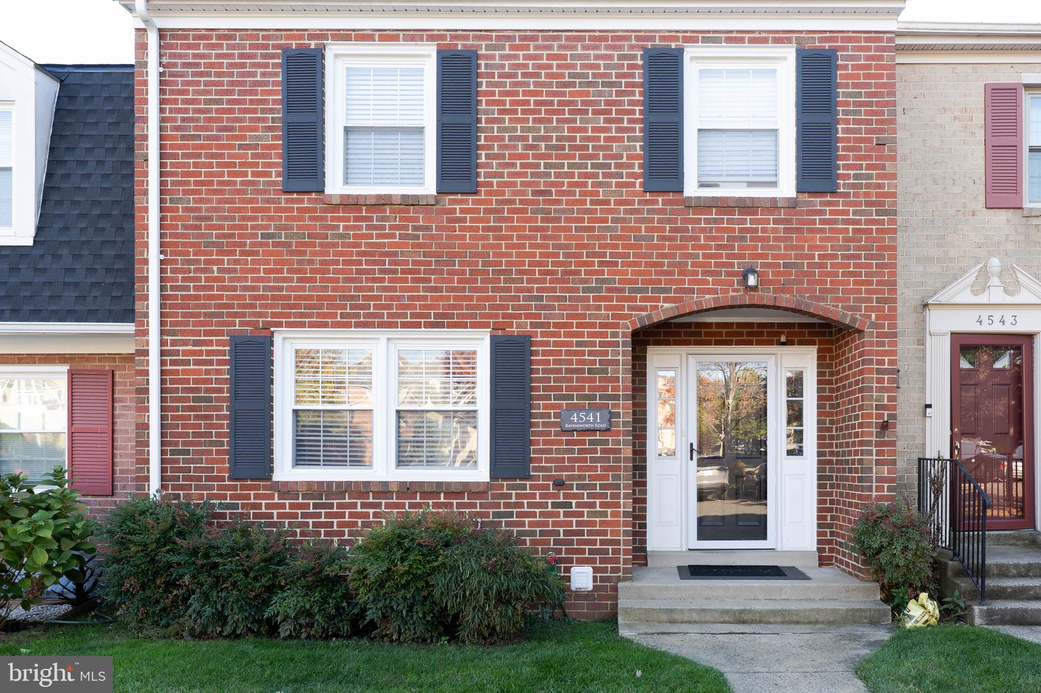 ROYAL COURT - Residential Lease