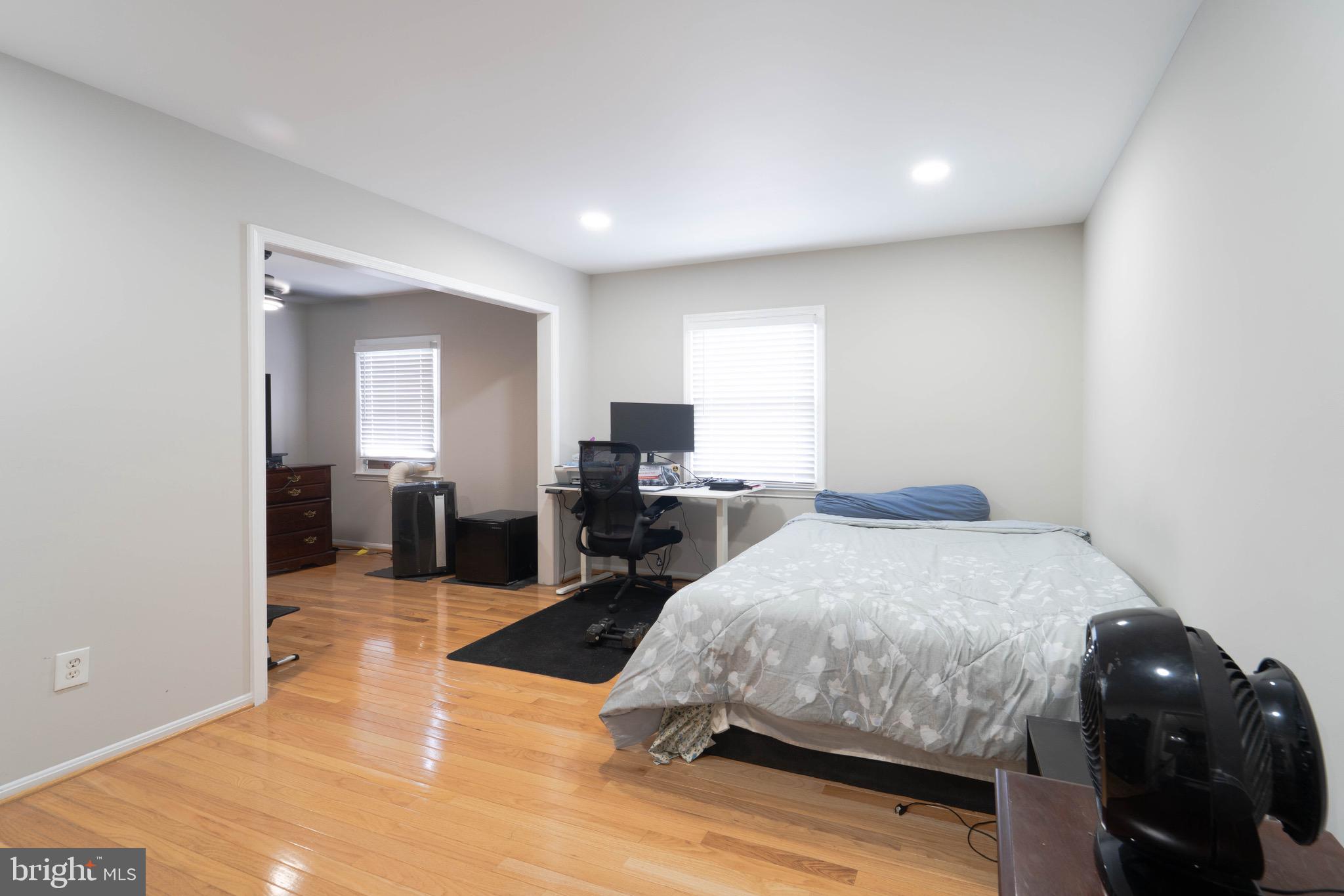 ROYAL COURT - Residential Lease