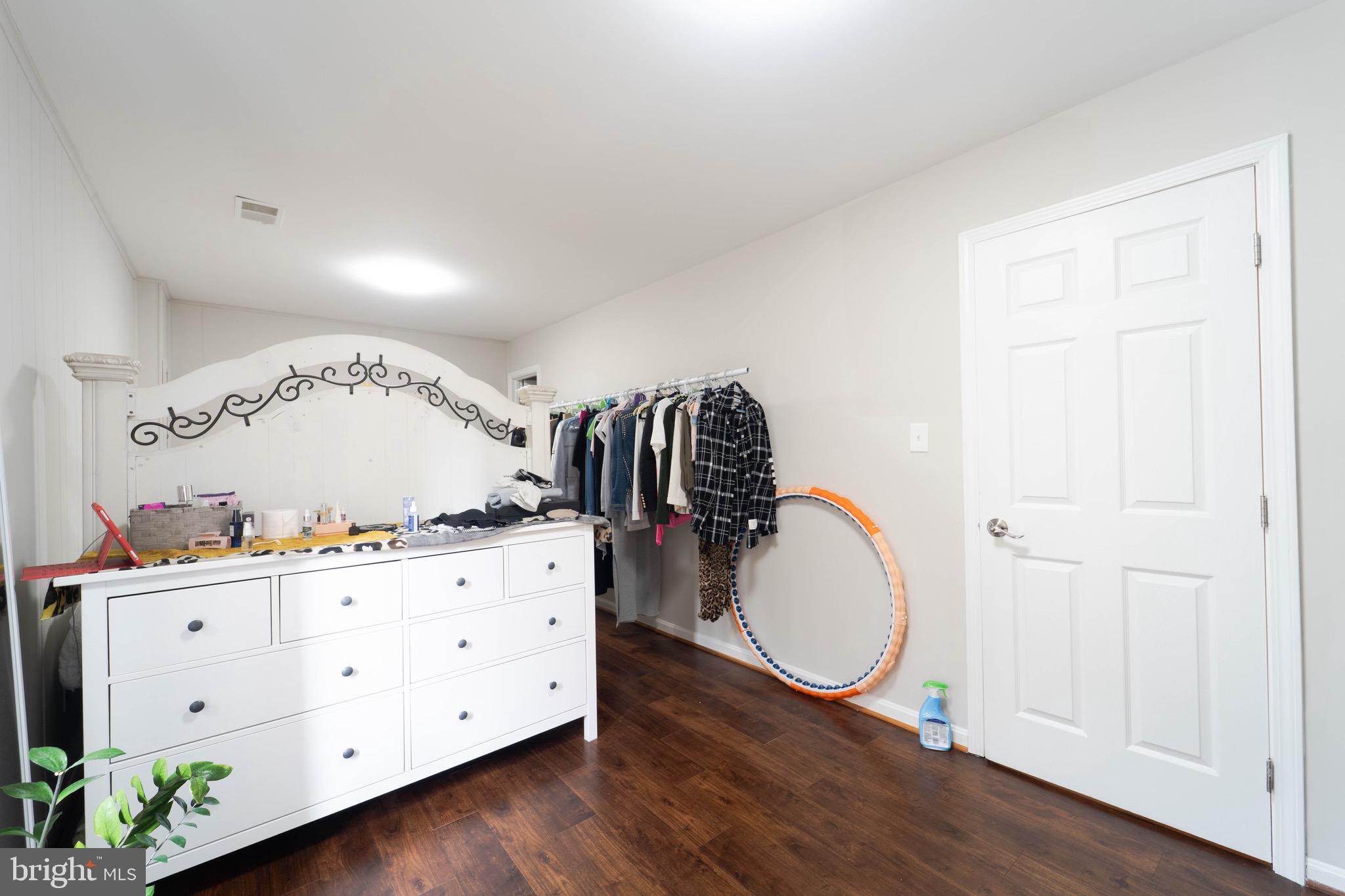 ROYAL COURT - Residential Lease