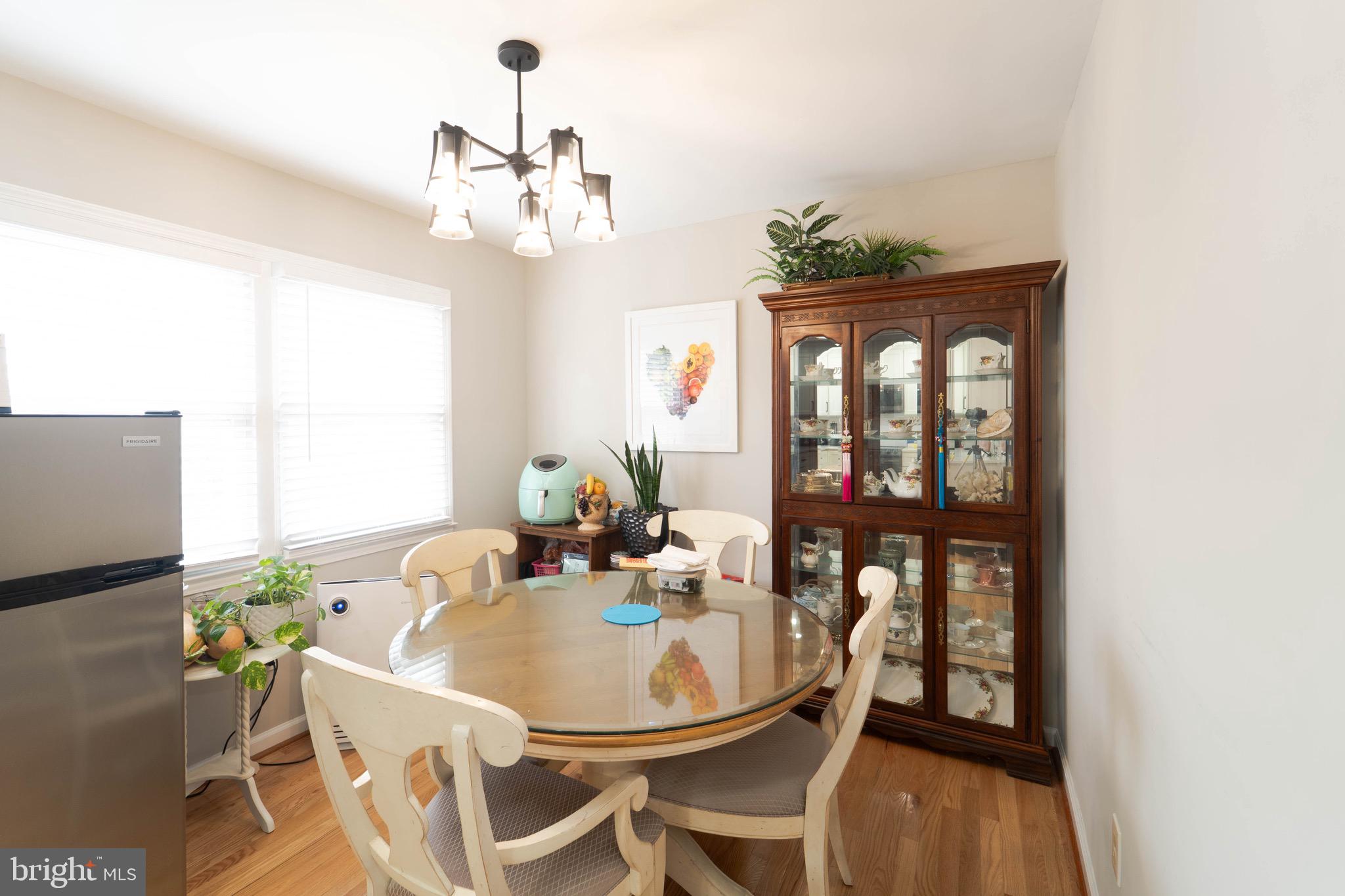 ROYAL COURT - Residential Lease