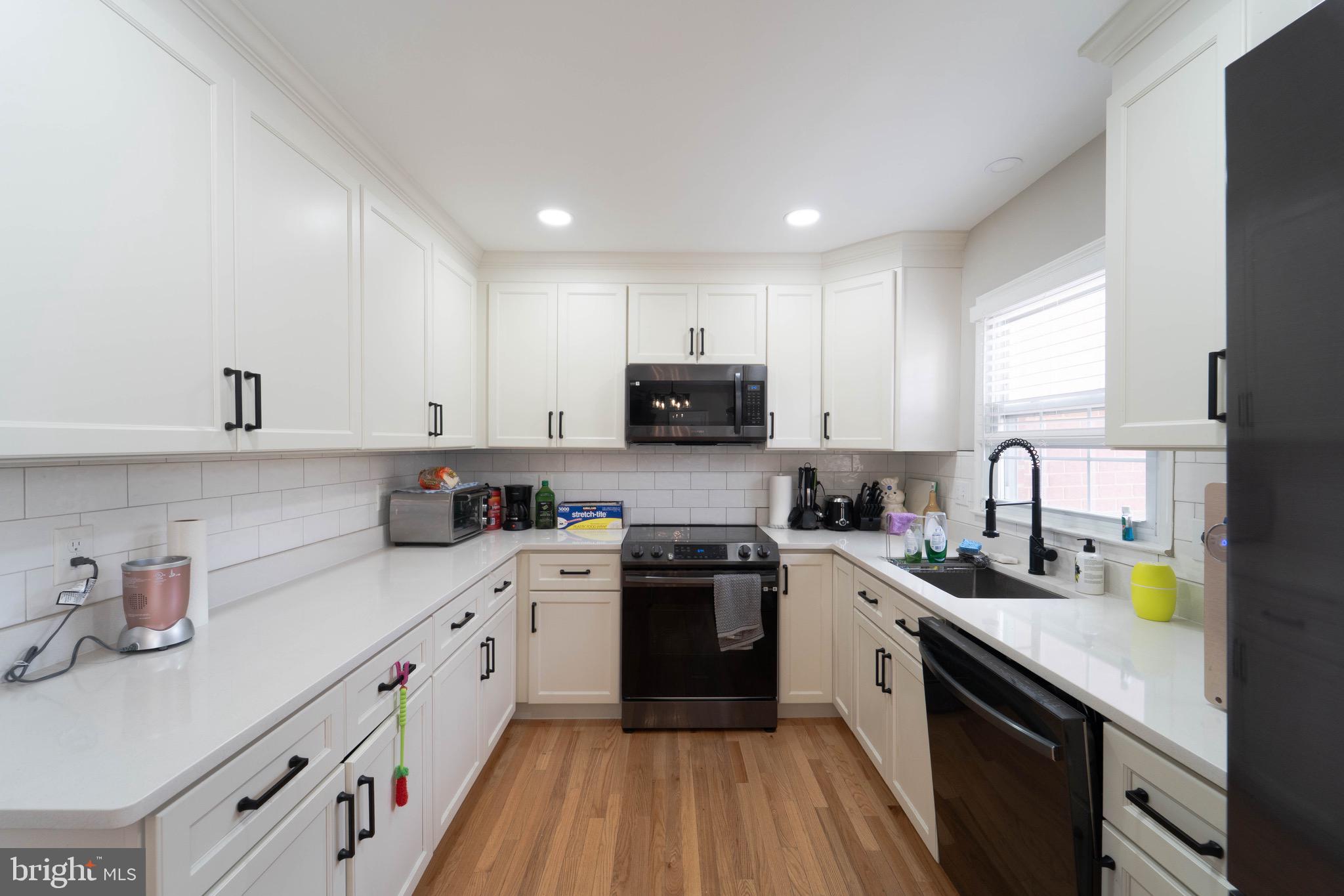 ROYAL COURT - Residential Lease