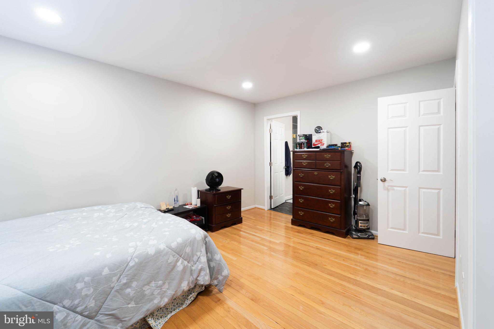 ROYAL COURT - Residential Lease