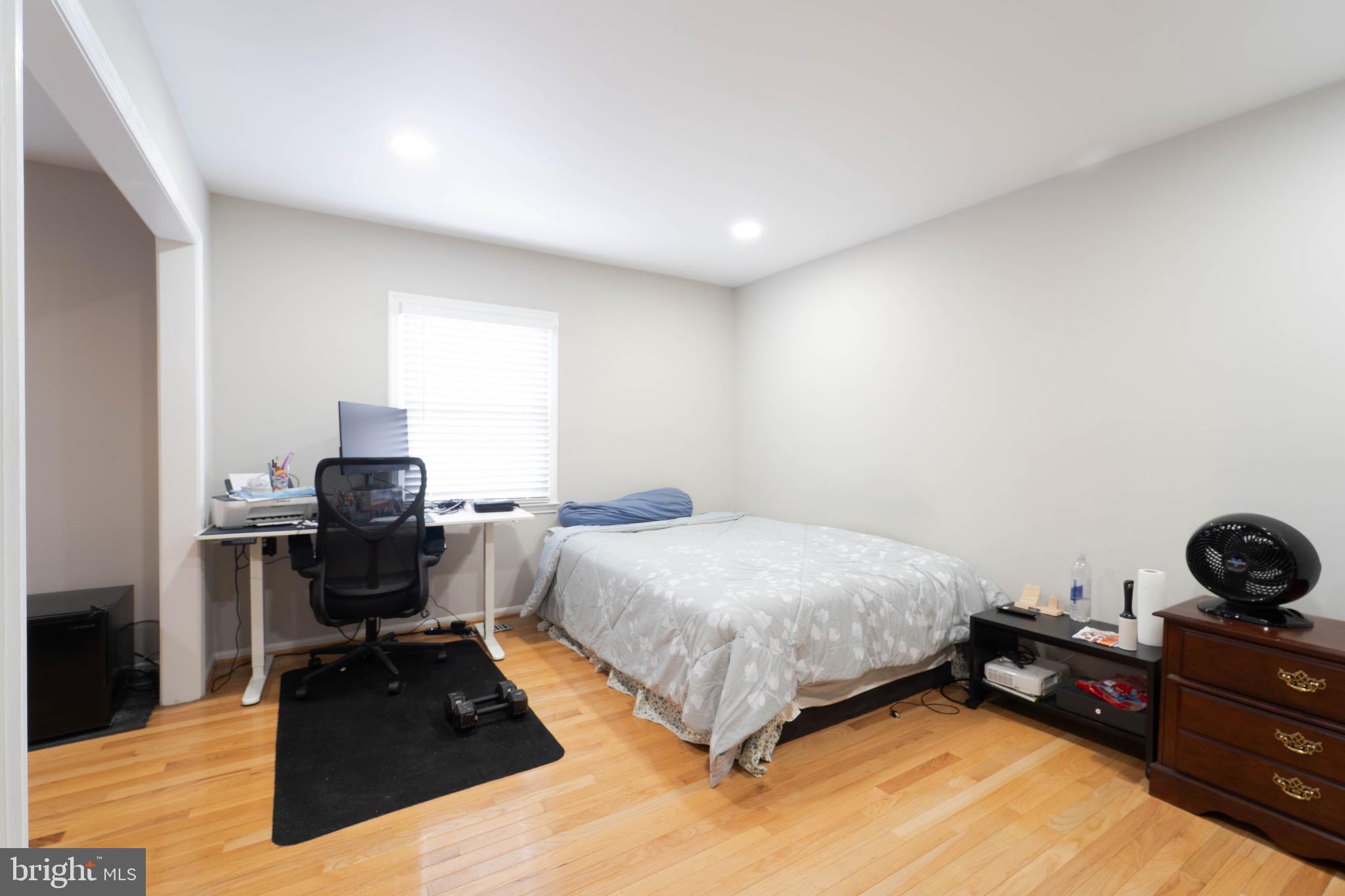 ROYAL COURT - Residential Lease