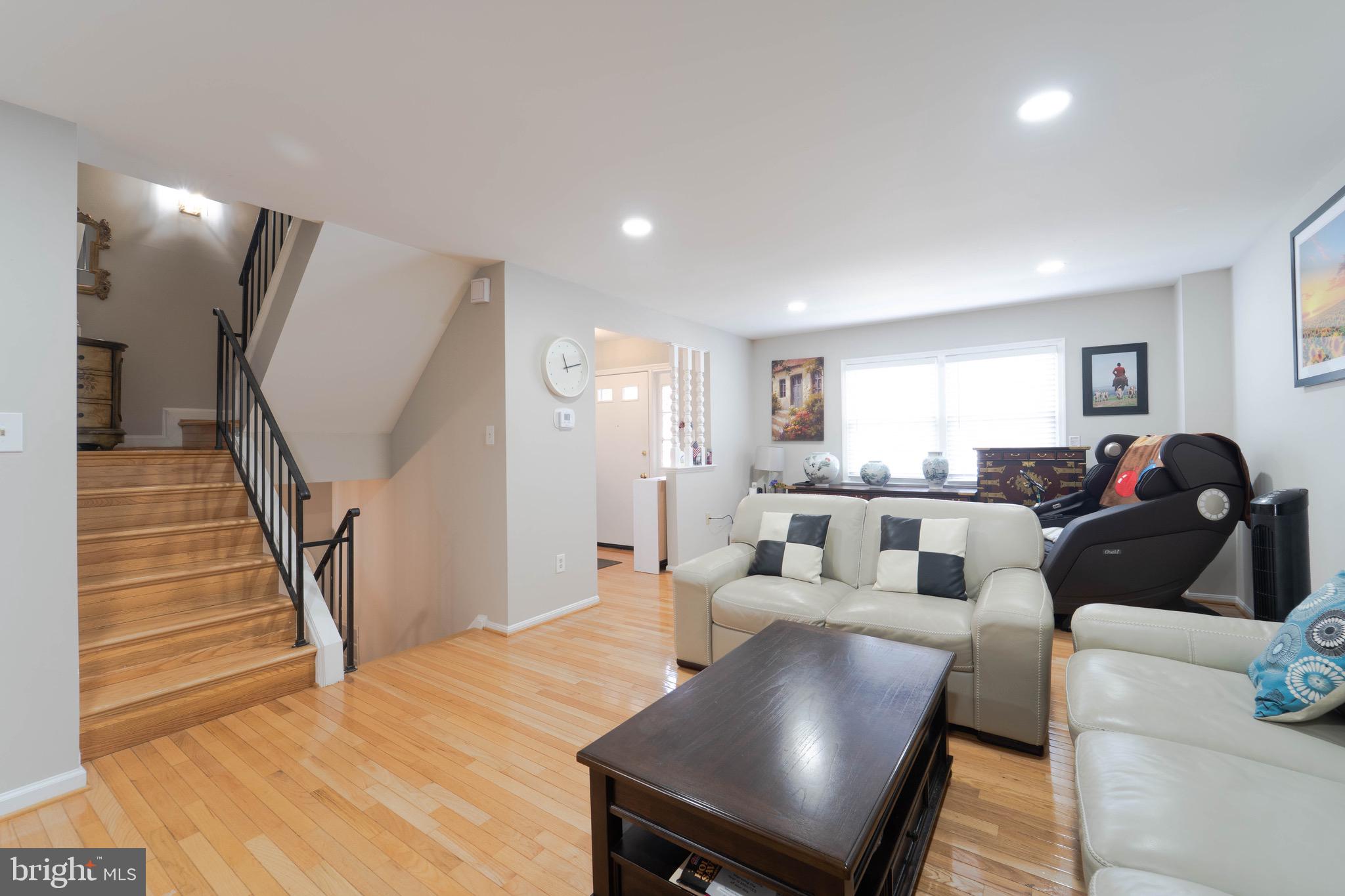 ROYAL COURT - Residential Lease