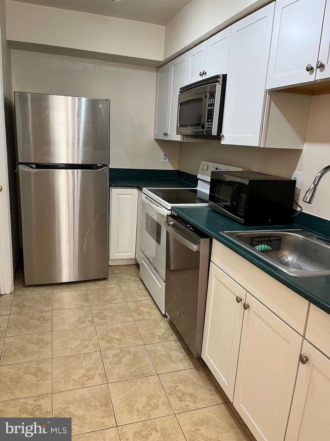 TERRACE TOWNE HOMES OF GUNSTON - Residential Lease