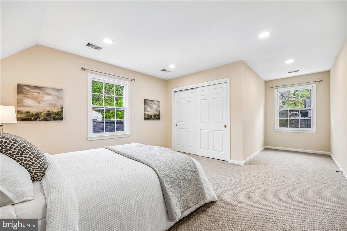 POTOMAC FARMS - Residential