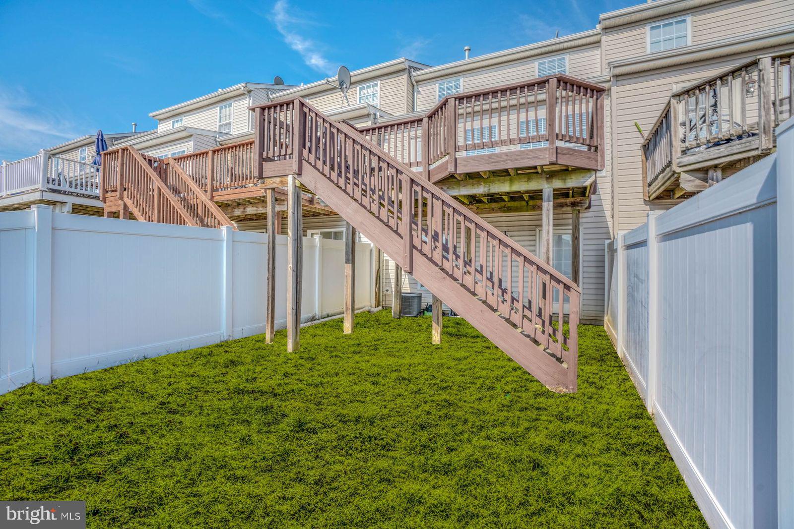 HOLLY WOODS - Residential